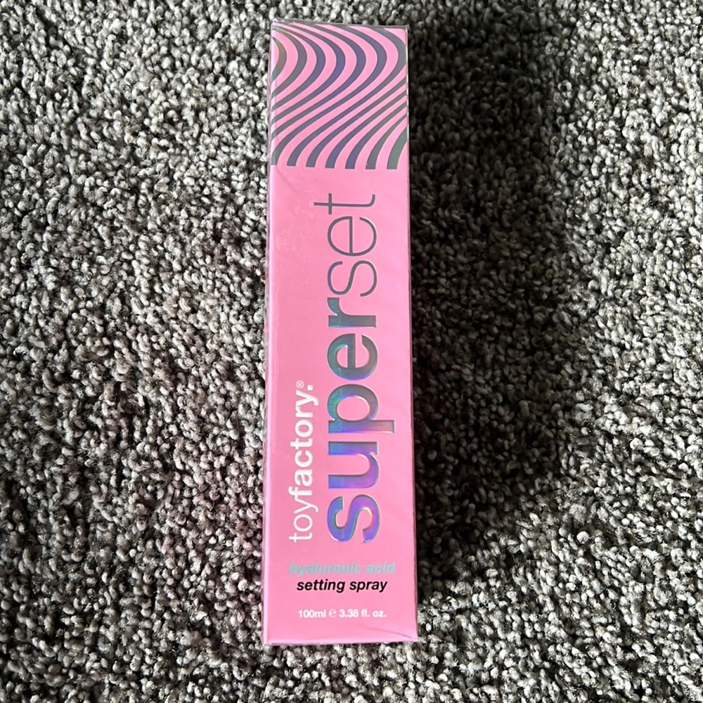 Superset setting spray
